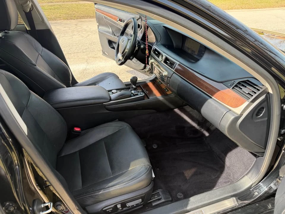 2013 Lexus GS 4th Gen - Image 11 of 16