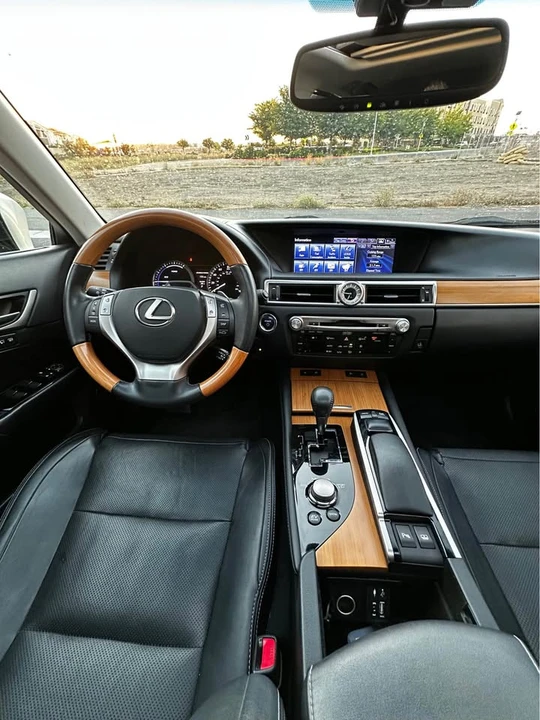 2013 Lexus GS 4th Gen - Image 12 of 20