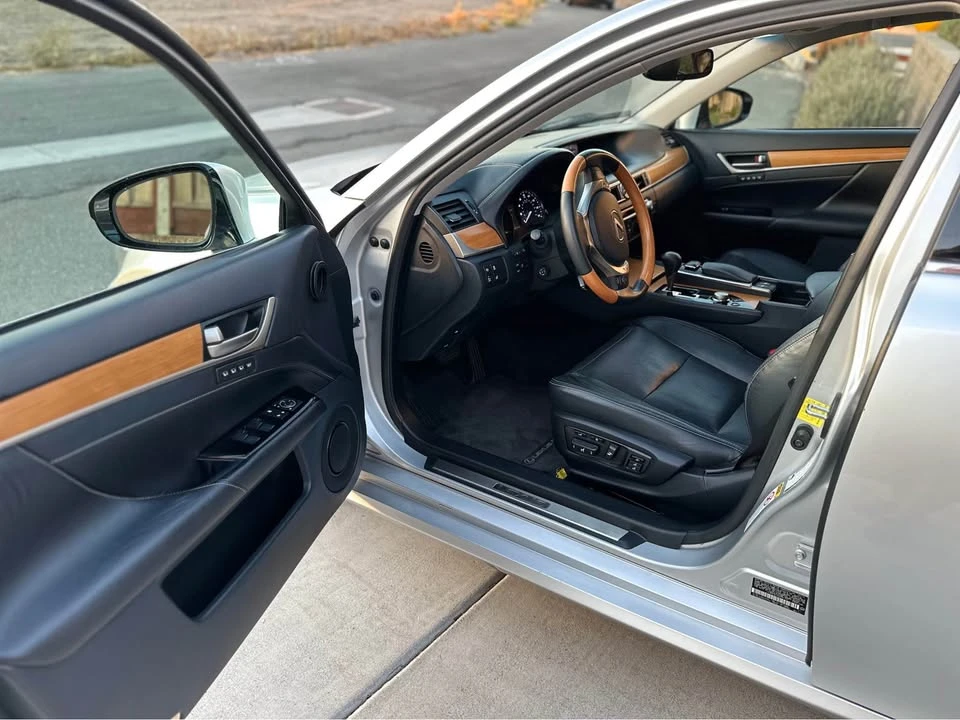 2013 Lexus GS 4th Gen - Image 10 of 20
