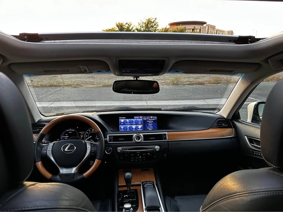 2013 Lexus GS 4th Gen - Image 9 of 20