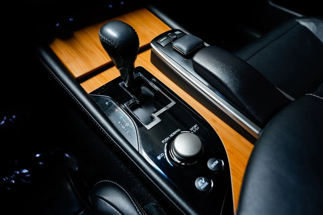 2013 Lexus GS 4th Gen - Image 19 of 31