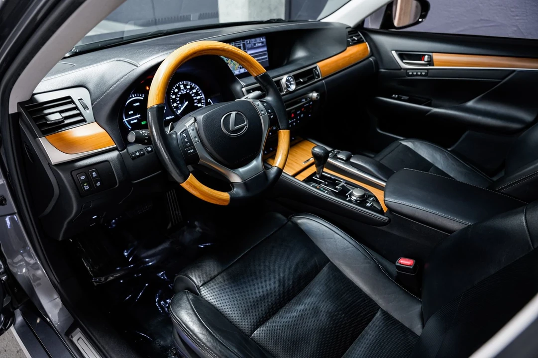 2013 Lexus GS 4th Gen - Image 24 of 31