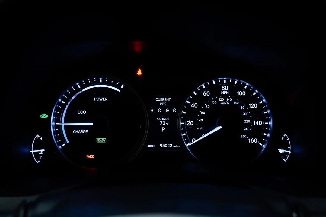 2013 Lexus GS 4th Gen - Image 11 of 31