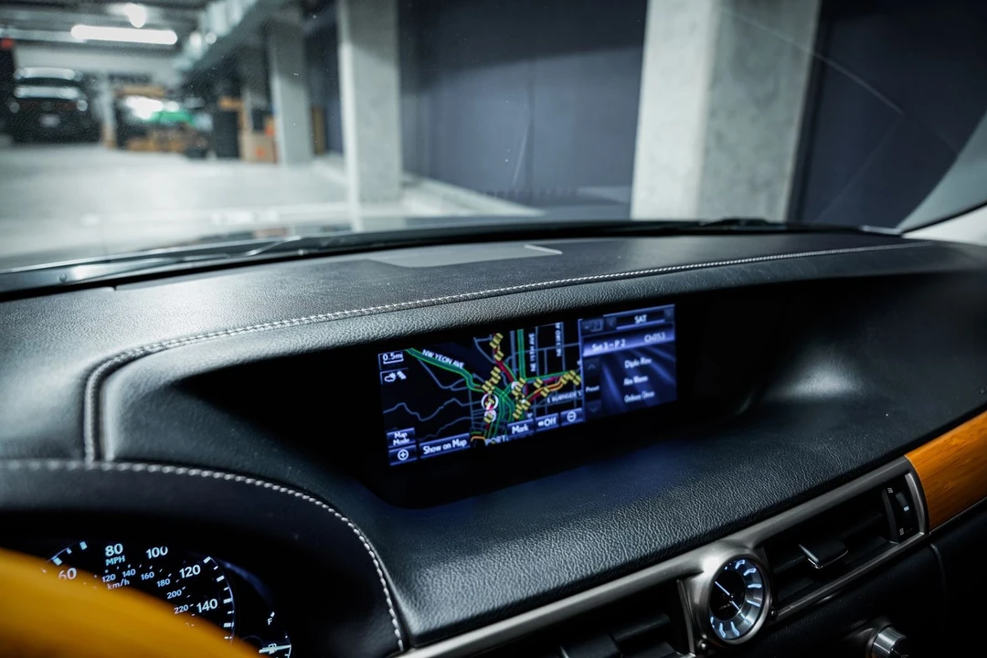 2013 Lexus GS 4th Gen - Image 12 of 31