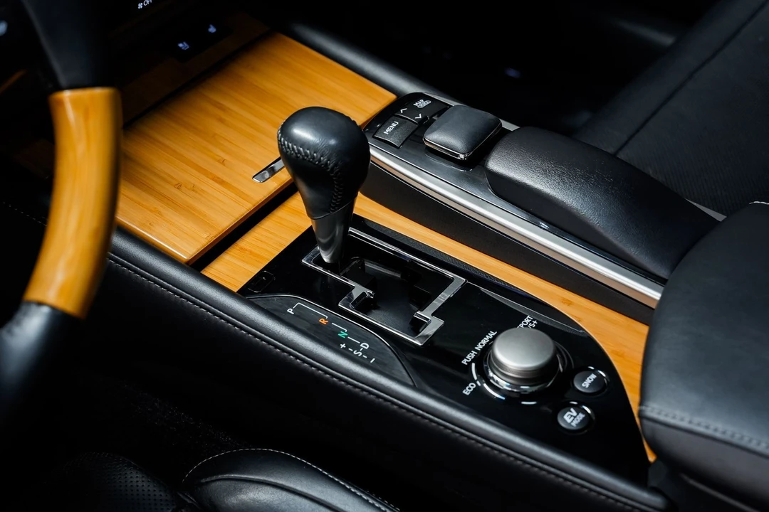 2013 Lexus GS 4th Gen - Image 20 of 31