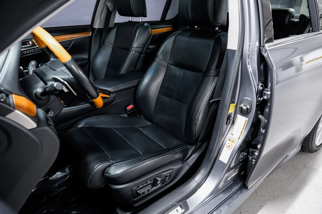 2013 Lexus GS 4th Gen - Image 26 of 31