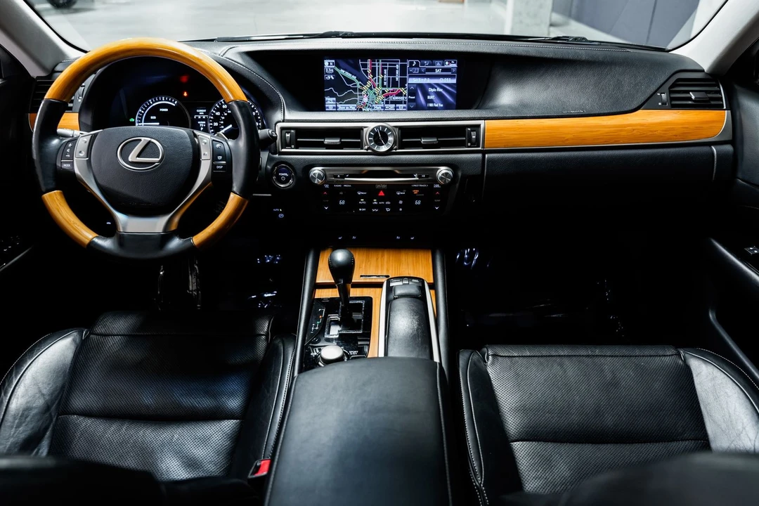 2013 Lexus GS 4th Gen - Image 22 of 31