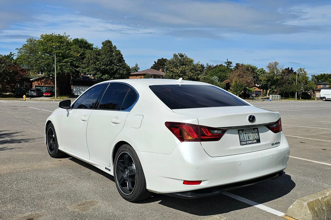 2013 Lexus GS 4th Gen - Image 10 of 31