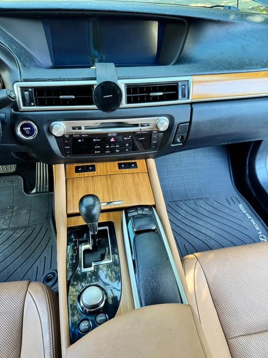 2013 Lexus GS 4th Gen - Image 9 of 20