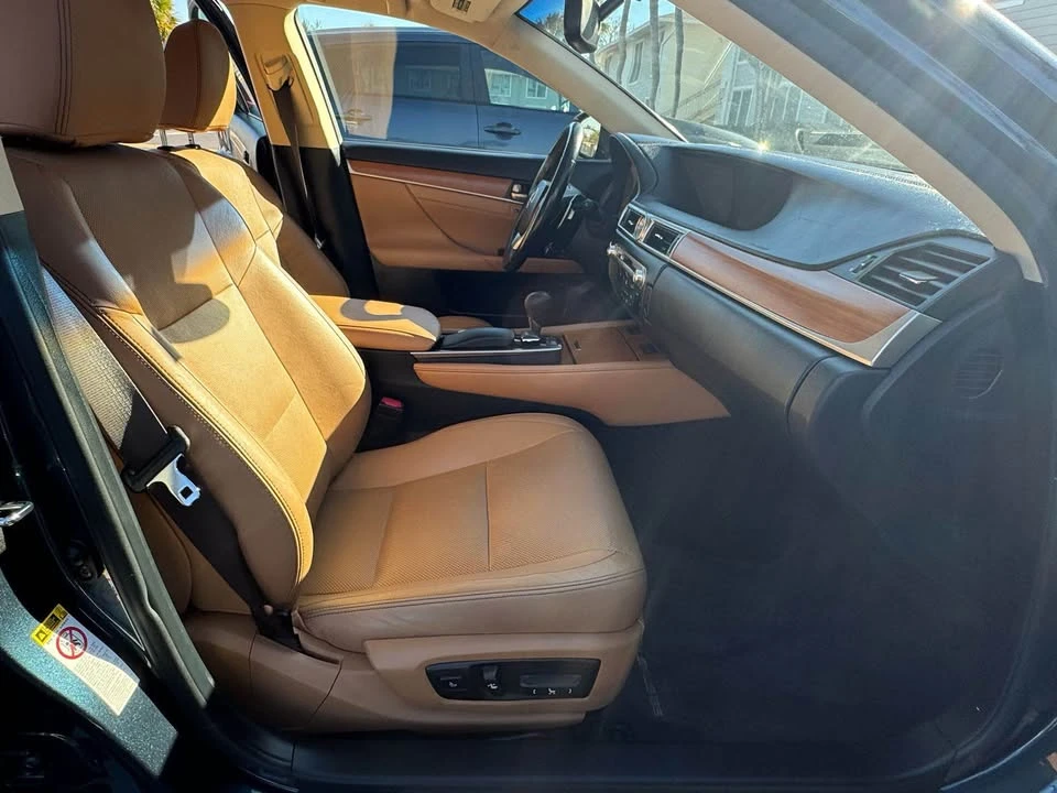 2013 Lexus GS 4th Gen - Image 12 of 16