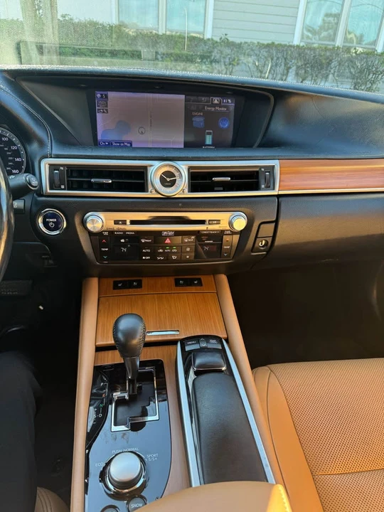 2013 Lexus GS 4th Gen - Image 9 of 16