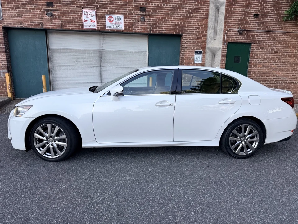 2013 Lexus GS 4th Gen - Image 2 of 24