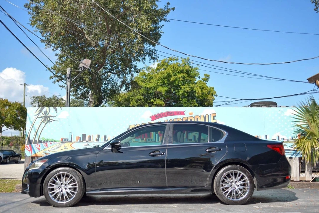 2013 Lexus GS 4th Gen - Image 9 of 12