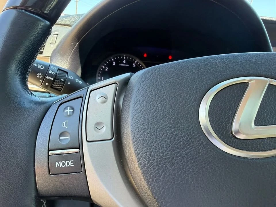 2013 Lexus GS 4th Gen - Image 14 of 20