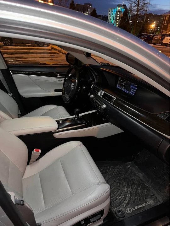 2013 Lexus GS 4th Gen - Image 18 of 20