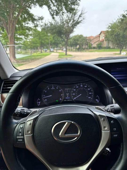 2013 Lexus GS 4th Gen - Image 9 of 15