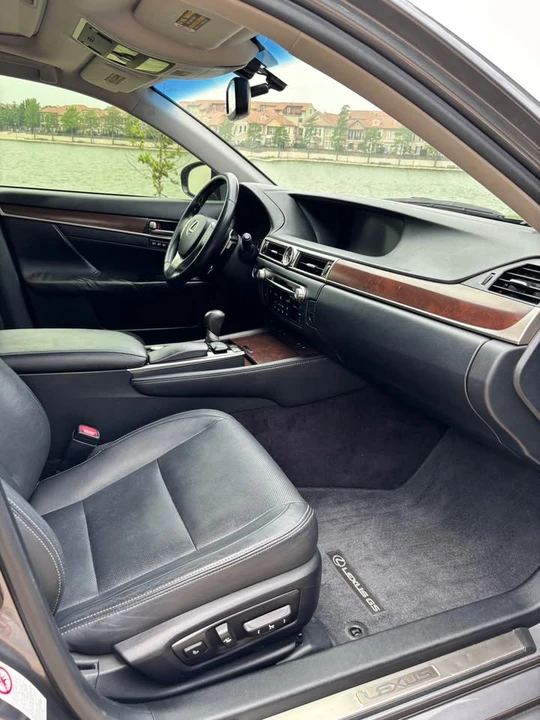 2013 Lexus GS 4th Gen - Image 11 of 15