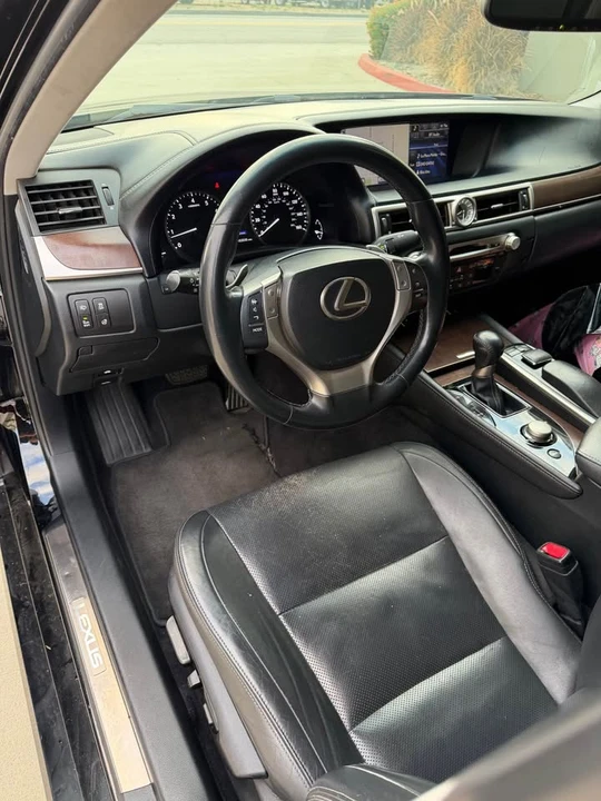 2013 Lexus GS 4th Gen - Image 15 of 21