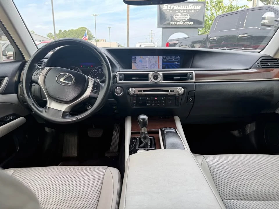 2013 Lexus GS 4th Gen - Image 9 of 20
