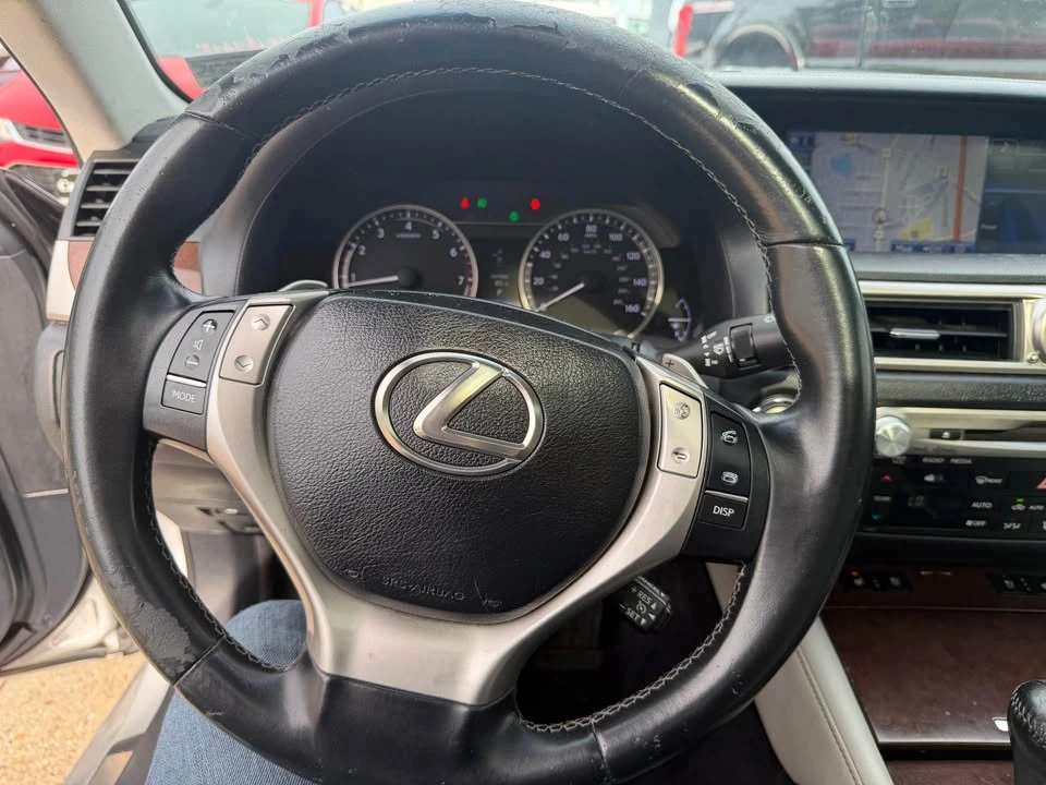 2013 Lexus GS 4th Gen - Image 15 of 20