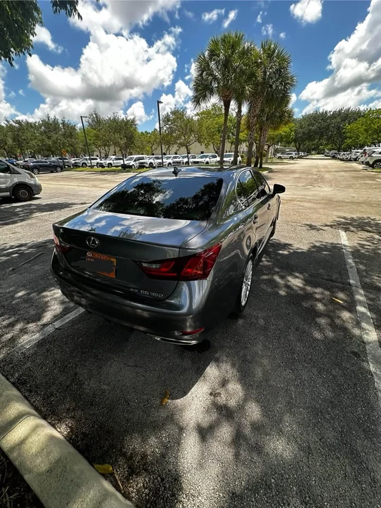 2013 Lexus GS 4th Gen - Image 9 of 20