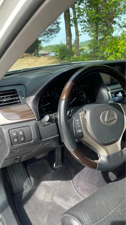 2013 Lexus GS 4th Gen - Image 4 of 19