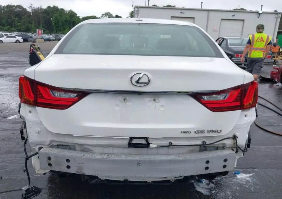2013 Lexus GS 4th Gen - Image 16 of 19