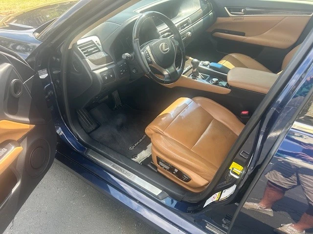 2013 Lexus GS 4th Gen - Image 15 of 23
