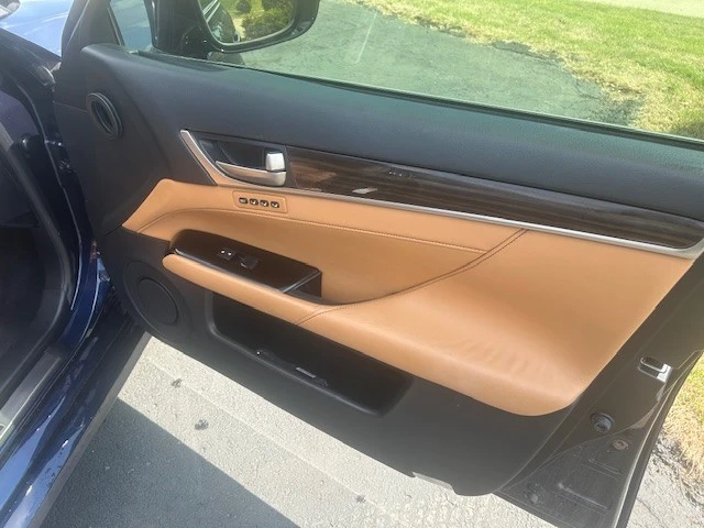 2013 Lexus GS 4th Gen - Image 10 of 23