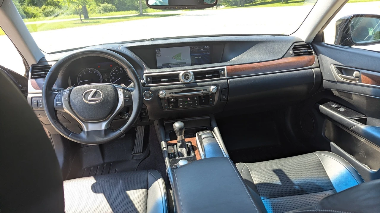 2013 Lexus GS 4th Gen - Image 10 of 13