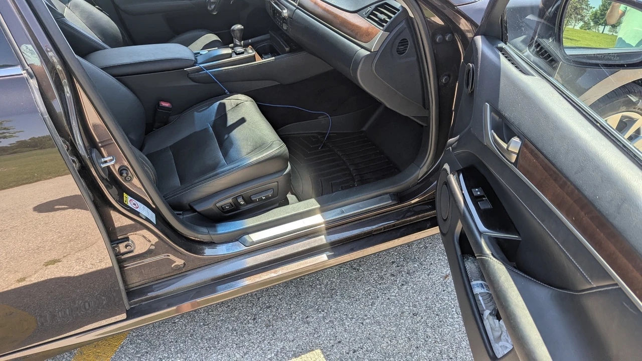2013 Lexus GS 4th Gen - Image 7 of 13