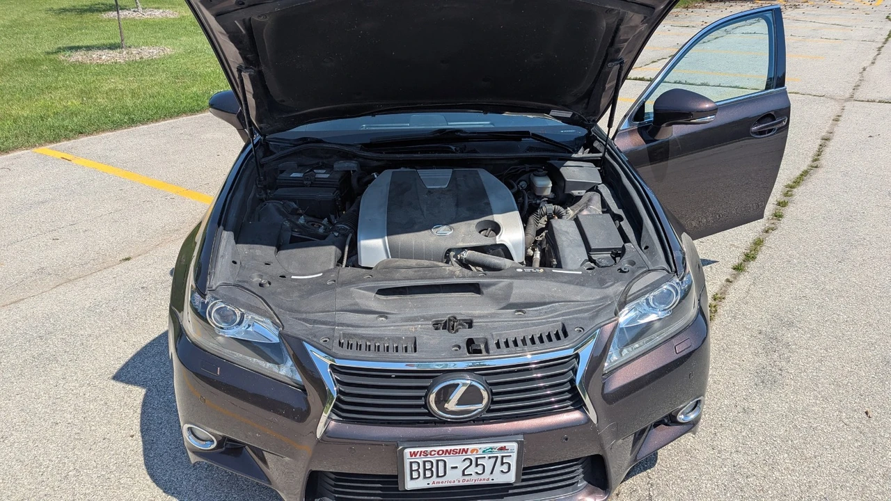 2013 Lexus GS 4th Gen - Image 11 of 13