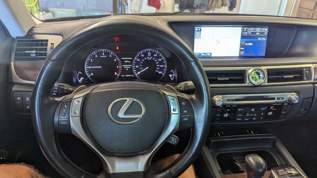2013 Lexus GS 4th Gen - Image 12 of 13