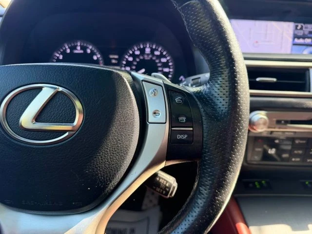 2013 Lexus GS 4th Gen - Image 19 of 31