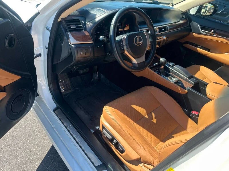 2013 Lexus GS 4th Gen - Image 10 of 15