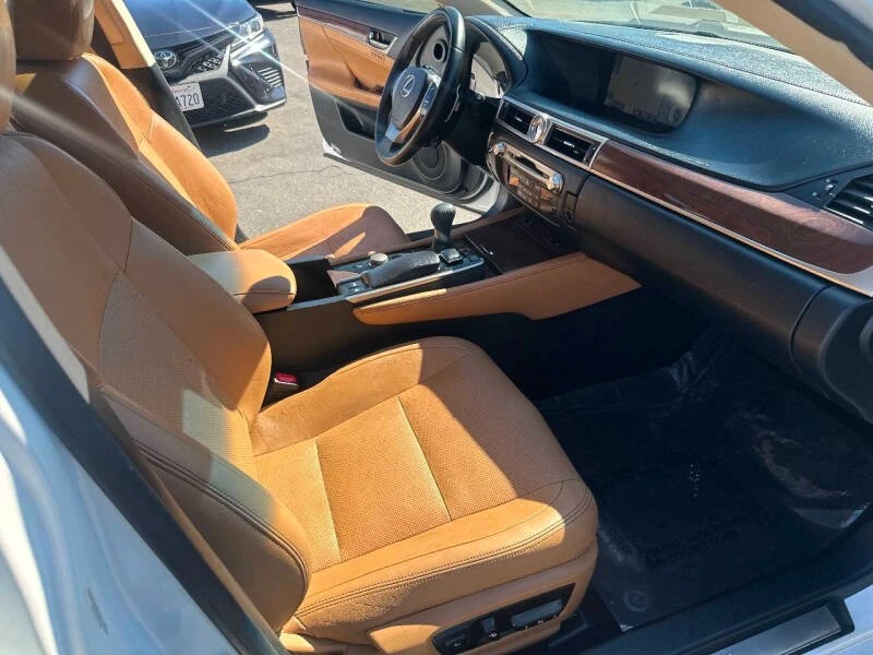 2013 Lexus GS 4th Gen - Image 12 of 15