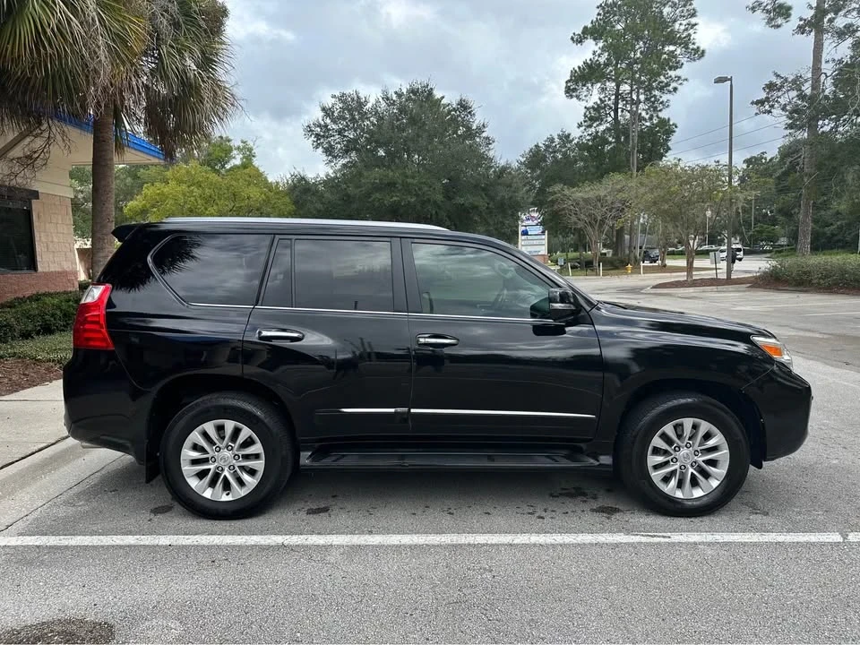 2013 Lexus GX 2nd Gen - Image 2 of 17