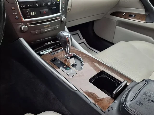 2013 Lexus IS 2nd Gen - Image 17 of 19