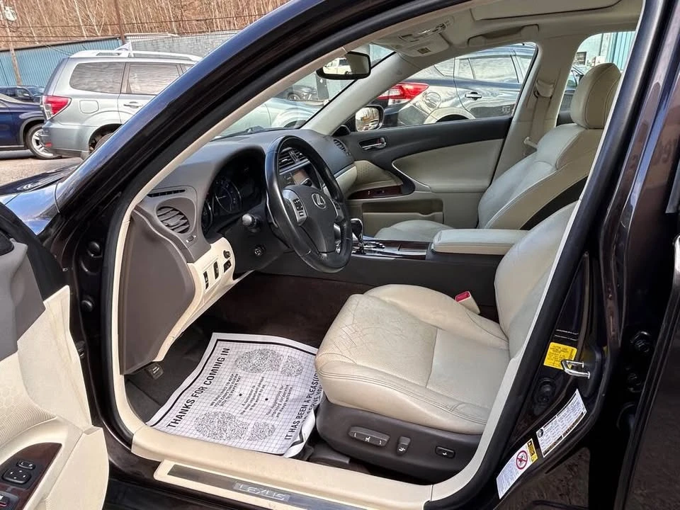 2013 Lexus IS 2nd Gen - Image 9 of 20