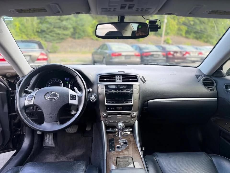 2013 Lexus IS 2nd Gen - Image 15 of 18