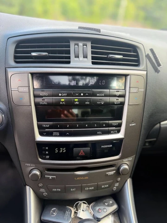 2013 Lexus IS 2nd Gen - Image 11 of 18