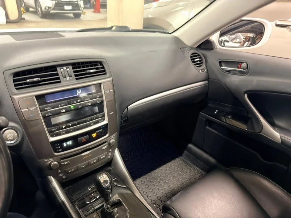 2013 Lexus IS 2nd Gen - Image 17 of 20