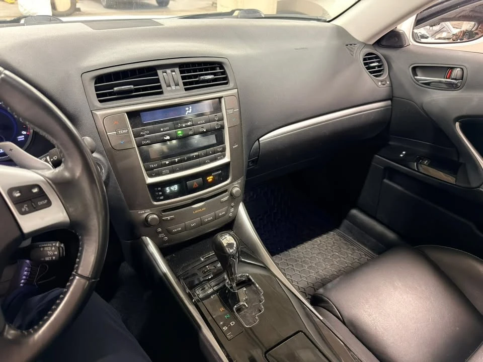 2013 Lexus IS 2nd Gen - Image 12 of 20