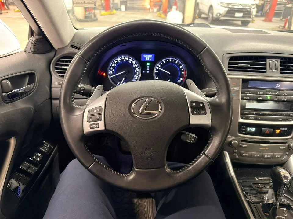2013 Lexus IS 2nd Gen - Image 15 of 20