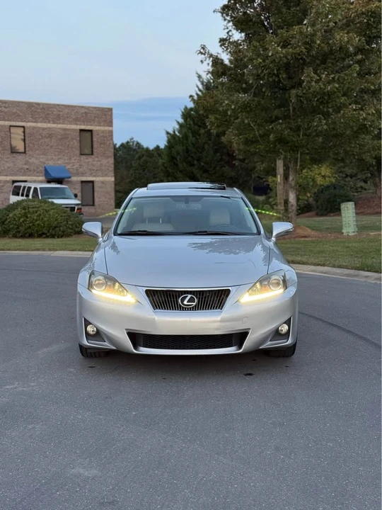2013 Lexus IS 2nd Gen - Image 6 of 13