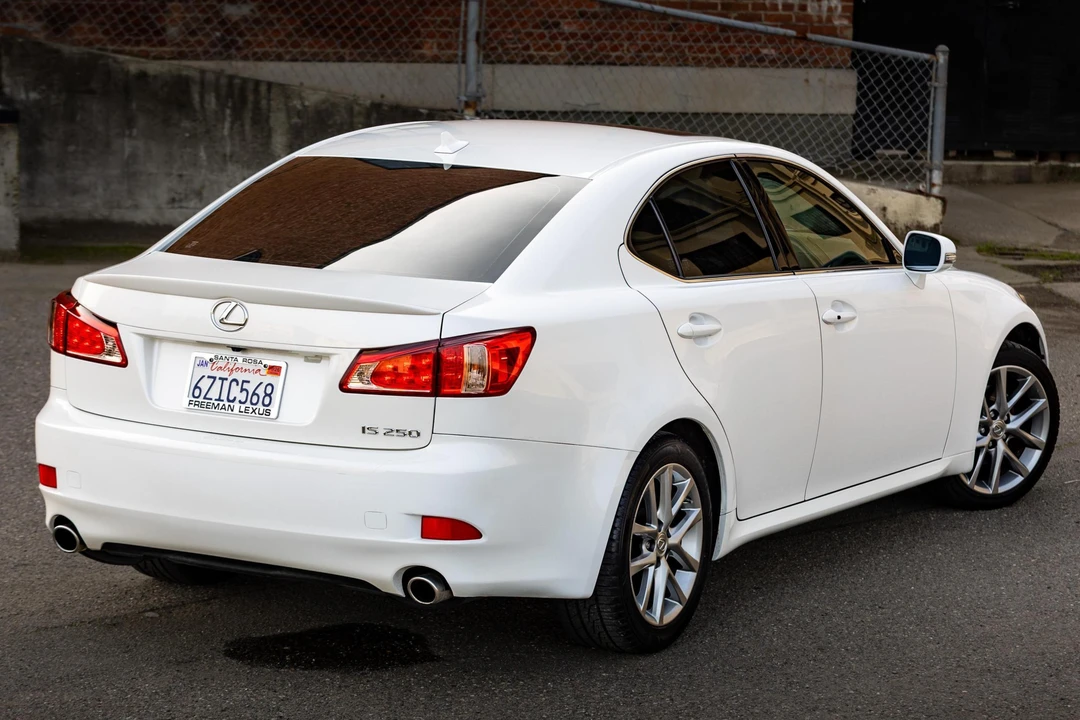 2013 Lexus IS 2nd Gen - Image 4 of 31
