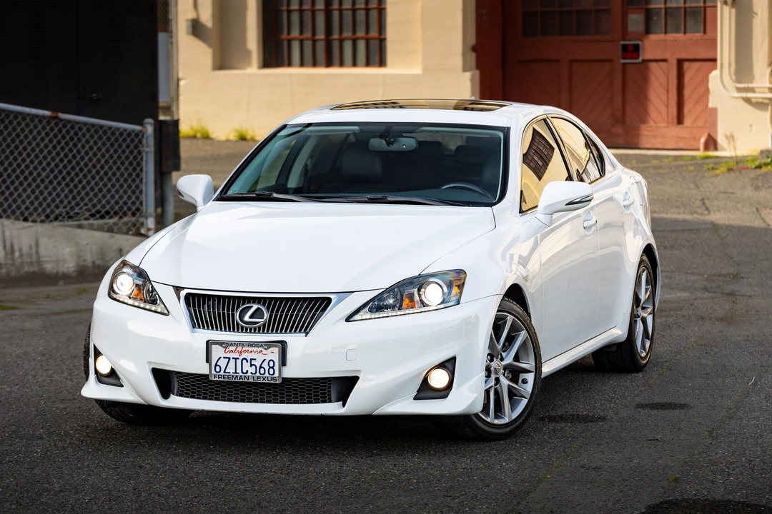 2013 Lexus IS 2nd Gen - Image 10 of 31