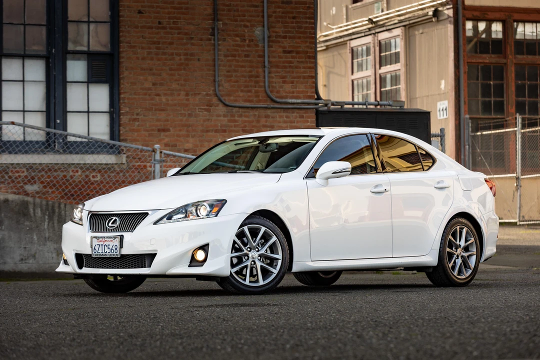 2013 Lexus IS 2nd Gen - Image 13 of 31