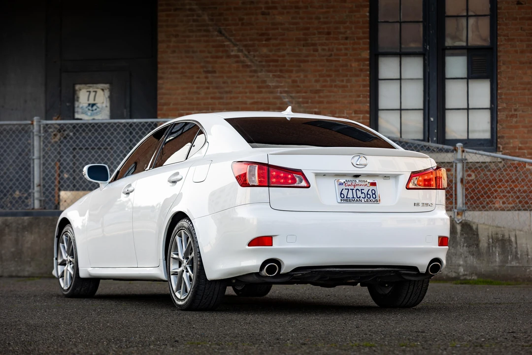 2013 Lexus IS 2nd Gen - Image 24 of 31