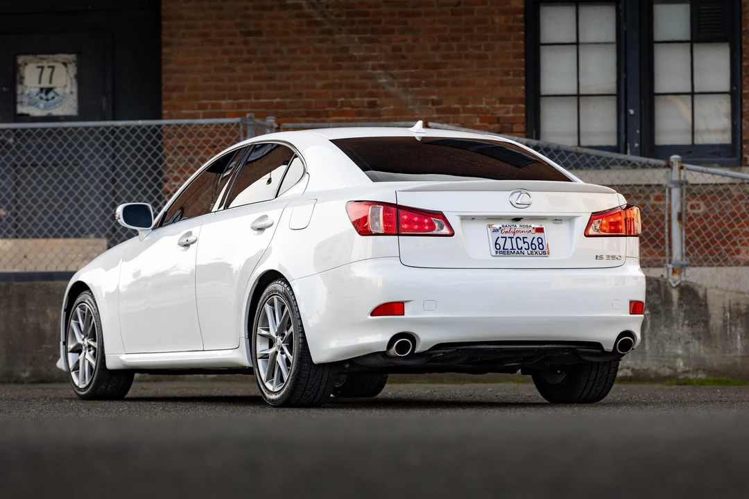 2013 Lexus IS 2nd Gen - Image 23 of 31